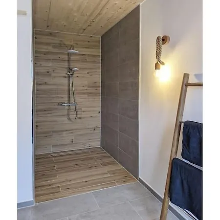 Apartment 48
