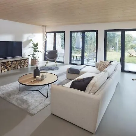 Apartment 48